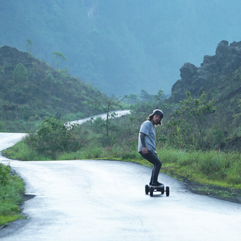 Raldey Carbon AT V2 Electric Skateboard - Image 9