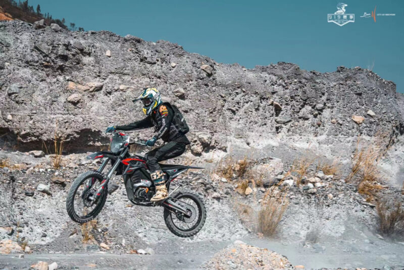 MotoTec Venom 72V/50Ah 12000W Off-Road Electric Dirt Bike - Image 14