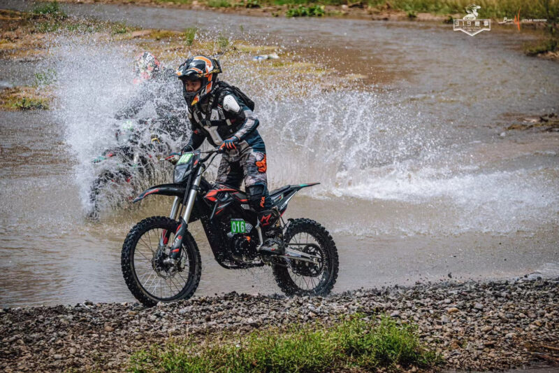 MotoTec Venom 72V/50Ah 12000W Off-Road Electric Dirt Bike - Image 10