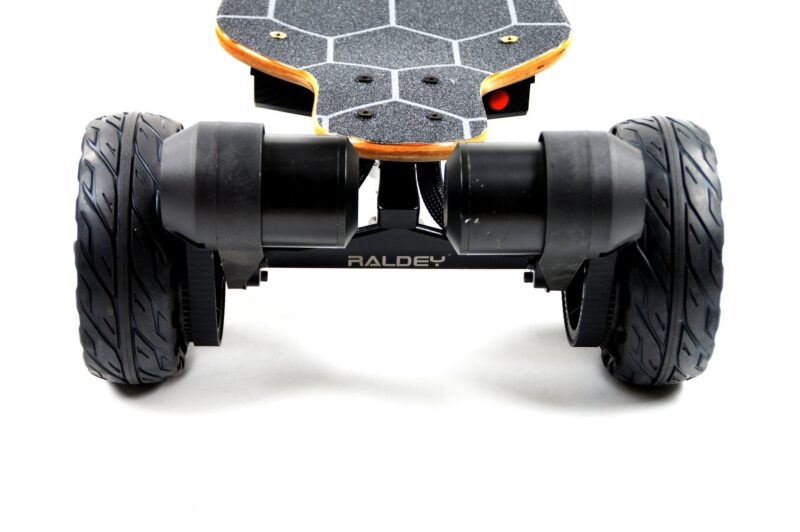 Raldey Bamboo V3S-AT Electric Skateboard - Image 6