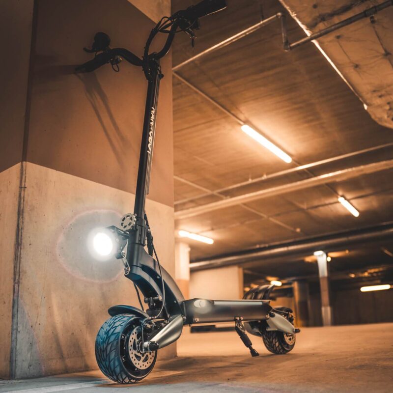NANROBOT Lightning 2.0 48V/18Ah 1600W Electric Scooter - Image 8